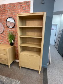 Evesham Oak 2 Door Bookcase